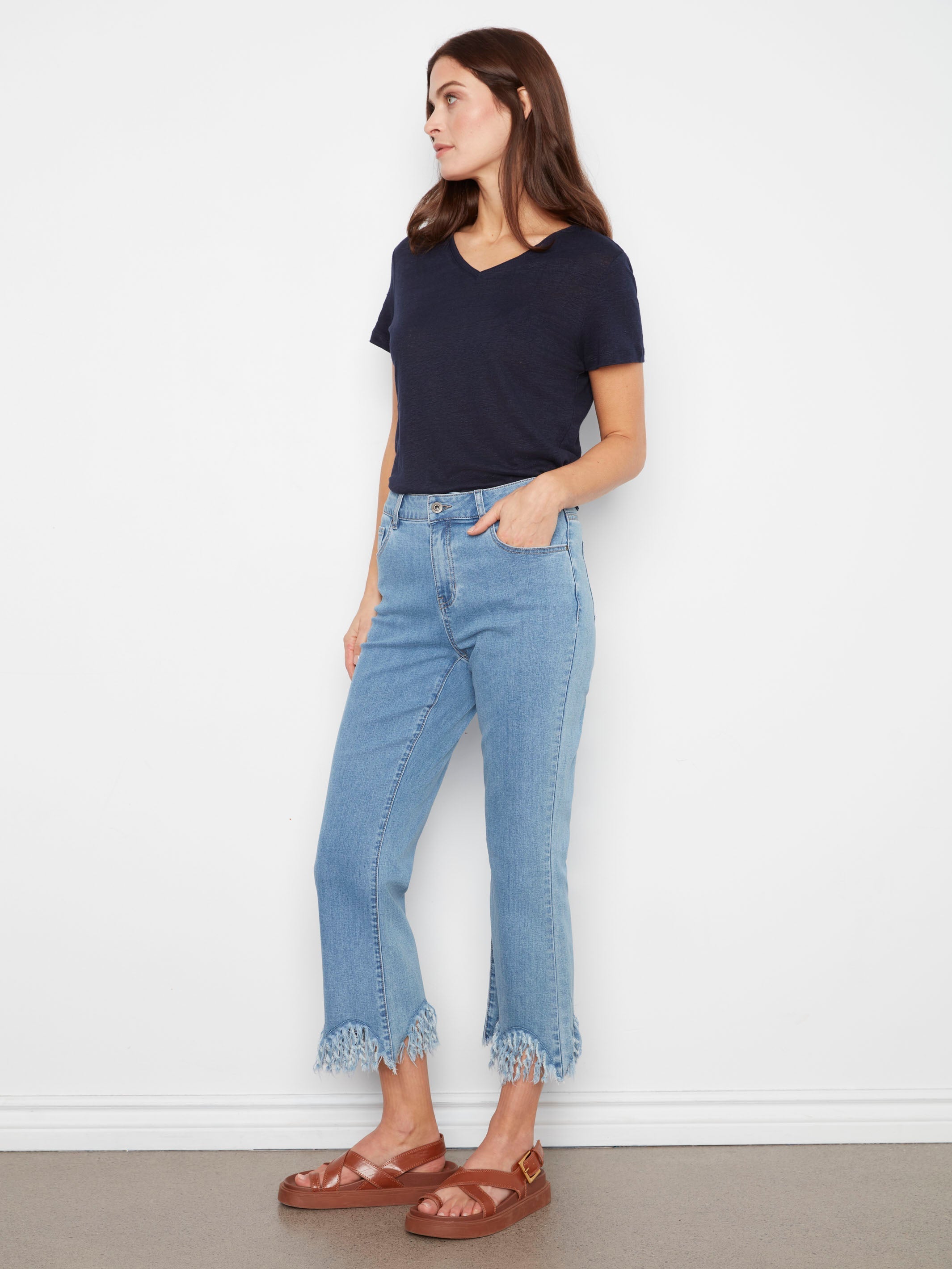 Charlie B. Stretch Denim Bootcut Crop mit Fringed Hem Style C5277YR/431 - Blau Jean