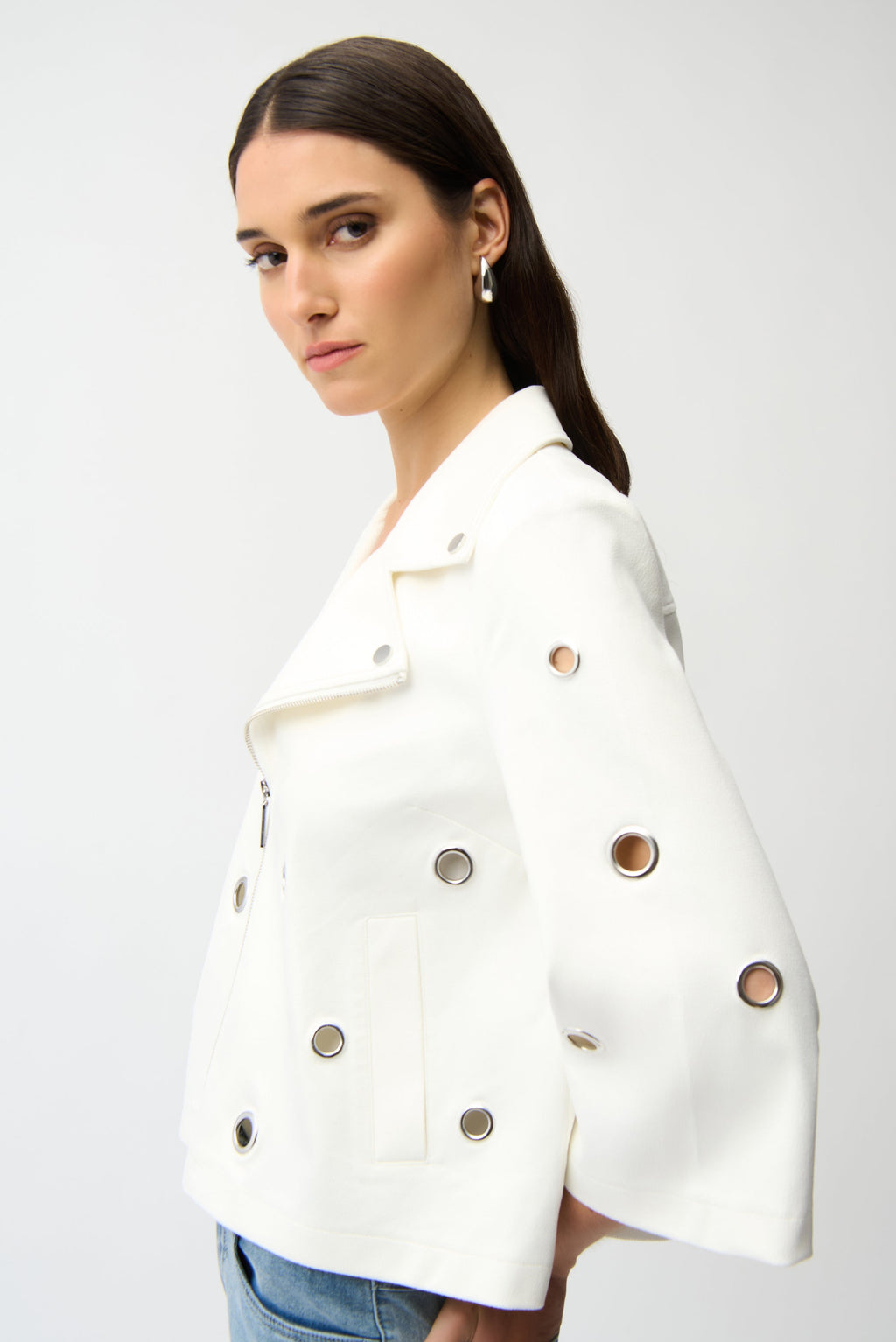Joseph Ribkoff veredelte Faux Suede Swing Jacke mit Grommets Style 261905 - Vanilla
